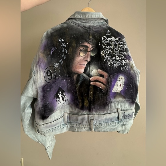 Hand painted New Denim ZARA Jacket size M Custom Harry Potter - Picture 1 of 12